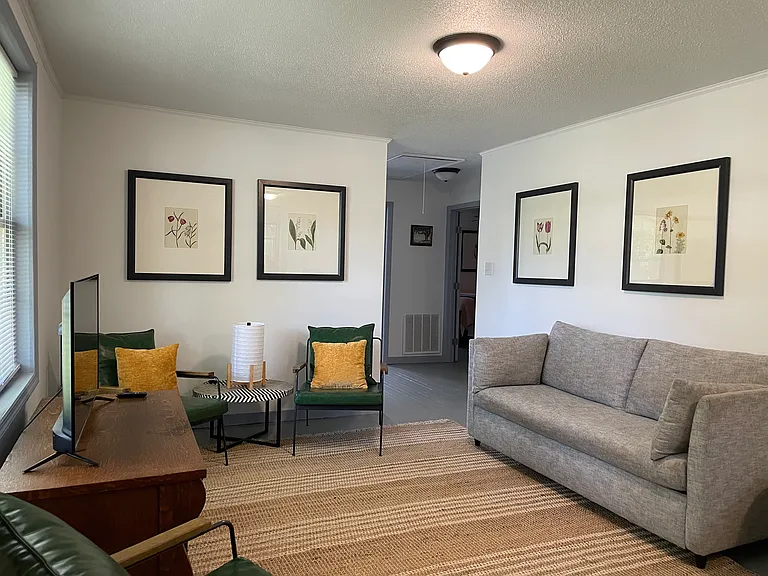2107 Saint James Dr — Photo 12