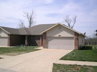 3911 S Timbercreek Ave, Springfield, MO 65807