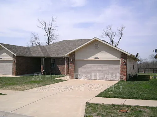 1091 N Northwood Photo 1