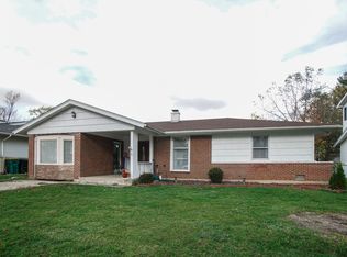 6 Evergreen St, Elk Grove Village, IL 60007