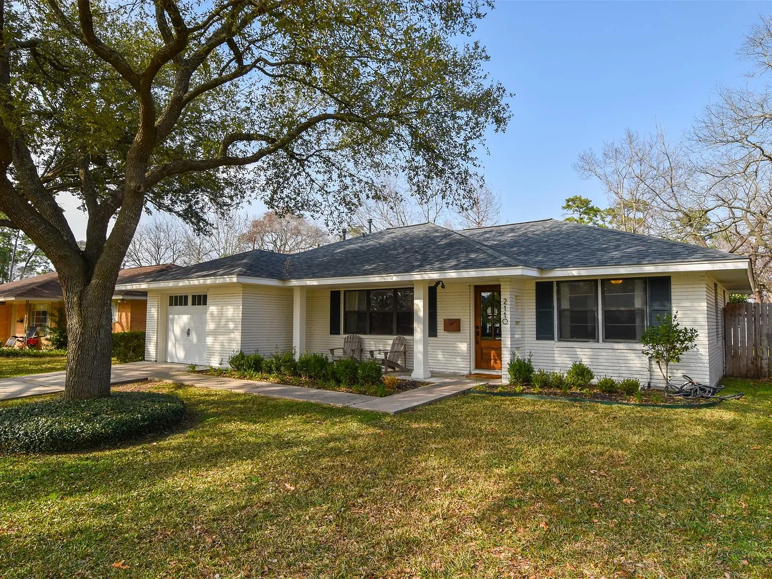 3 bed, 2.0 bath, 1452 sqft, $2,895 — Photo 2