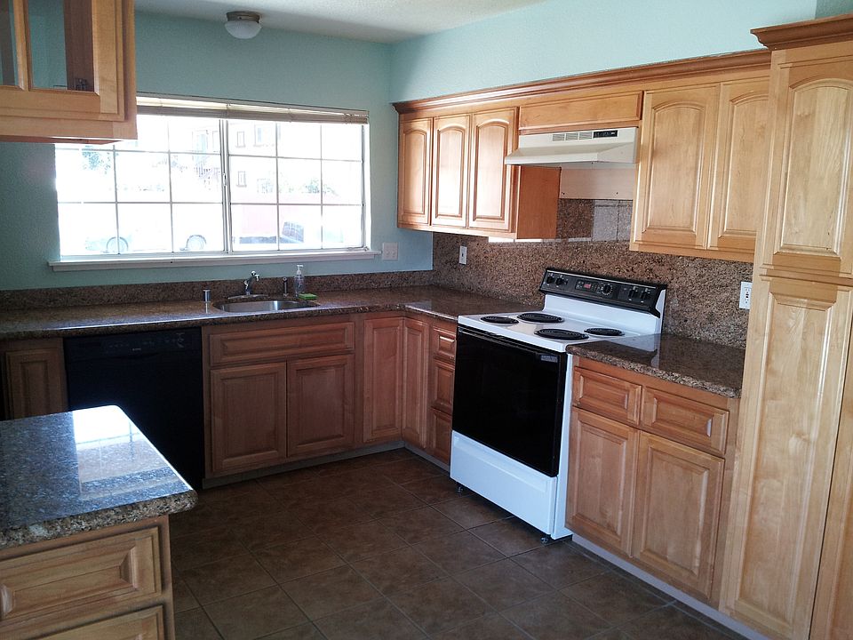 1st image of 32987 Pulaski Dr
