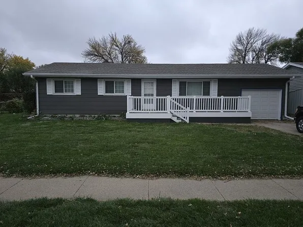 820 Apache Dr, South Sioux City, NE 68776