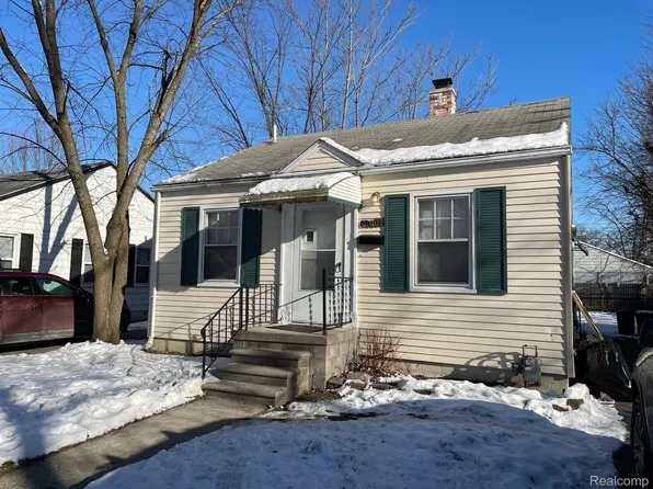 19007 Washtenaw St, Harper Woods, MI 48225