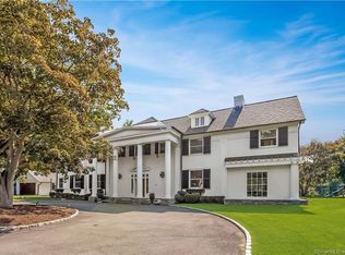 7 Skytop Dr, Norwalk, CT 06855