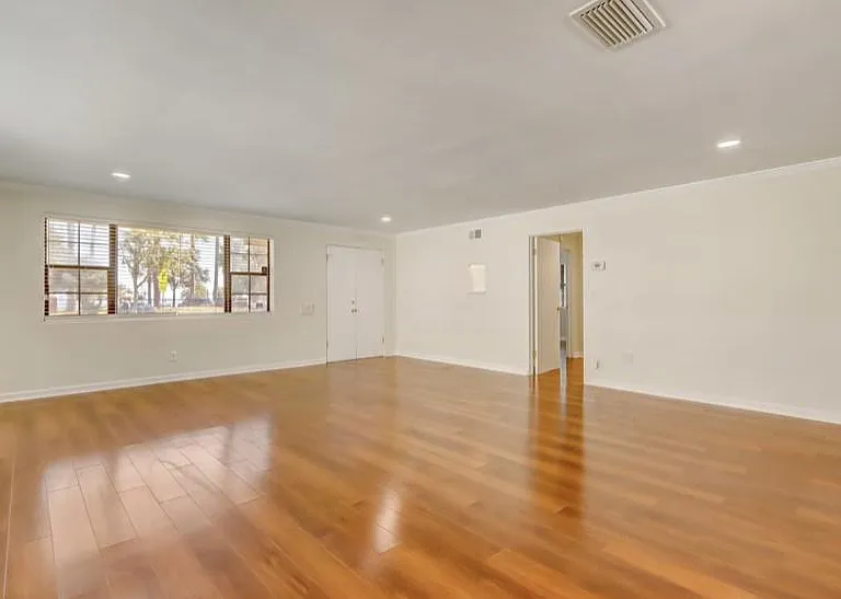4030 Ortega Blvd — Photo 2