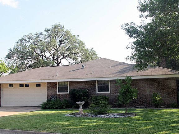 2nd image of 134 Caribou Ln