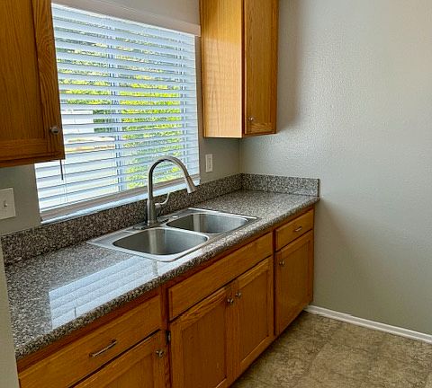 4th image of 4040 Brunswick Ave APT 204