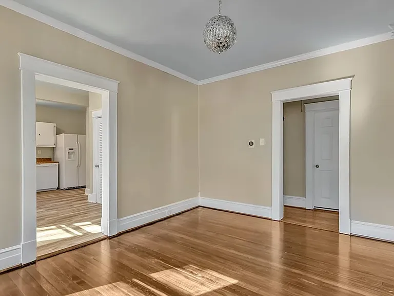 214 W Blake Ln — Photo 2