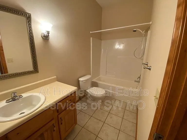 3551 E Woodside St — Photo 7