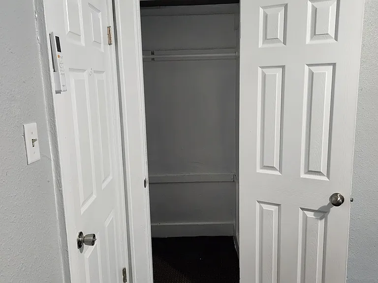 913 Gidding St #7 — Photo 8