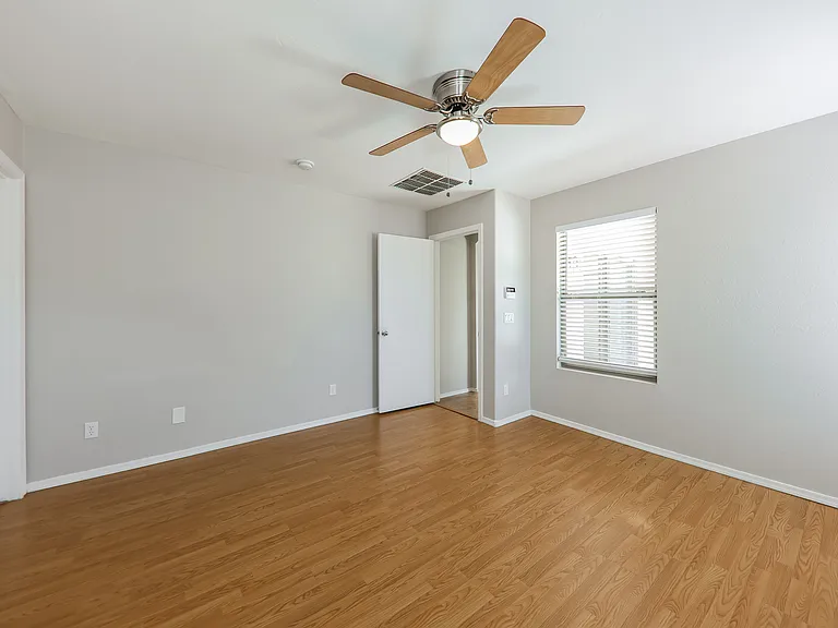 11805 W Maui Ln — Photo 12