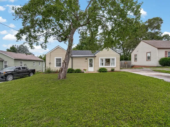 2324 E 40th Ct, Des Moines, IA 50317