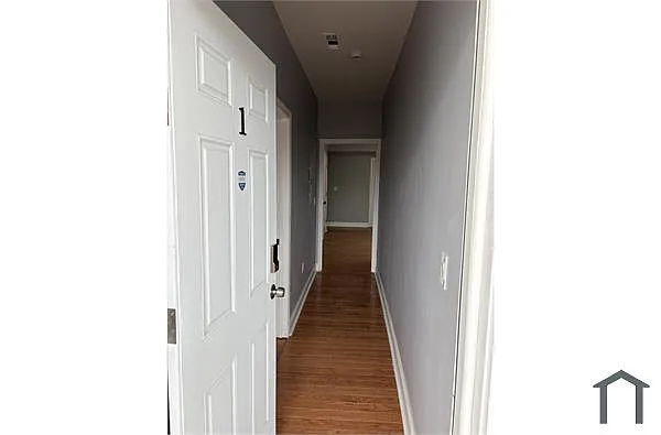 Building Photo - 231 Davenport Ave #1