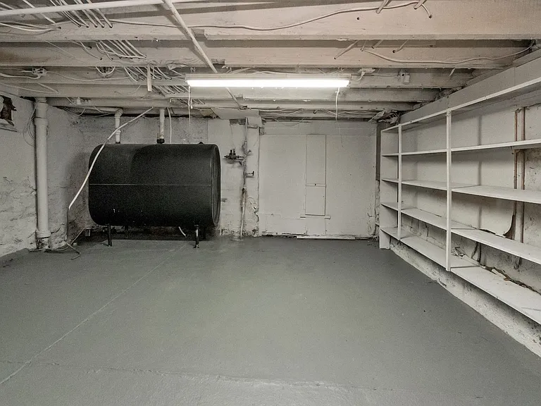 439 W Church St — Photo 39