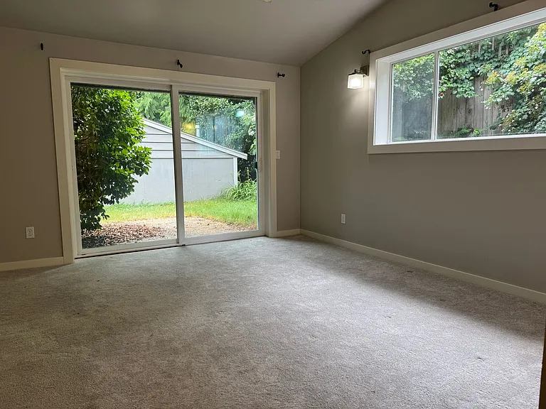 10005 NE 31st Pl — Photo 8