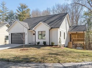 153 Olde Oak Way, Hendersonville, NC 28792