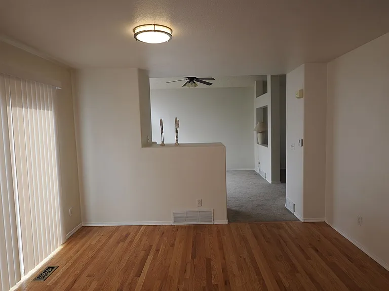 815 Riverview Ln — Photo 9
