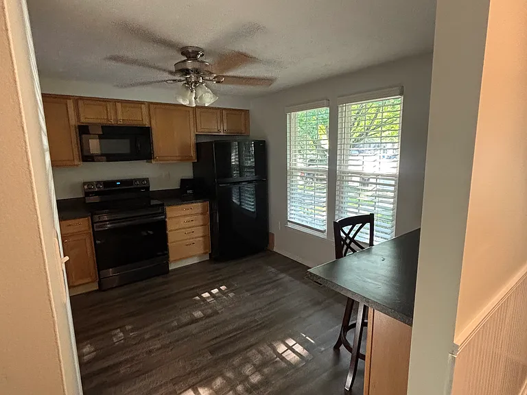 9653 Glendower Ct — Photo 16