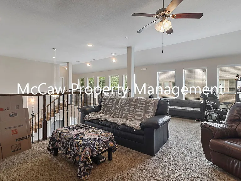 2438 Sunderland Ln — Photo 11