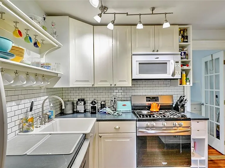 61 Chapin Ave #3 — Photo 16