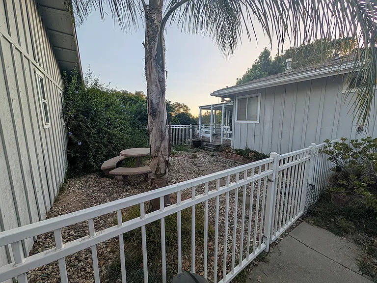 Calimex Pl — Photo 2