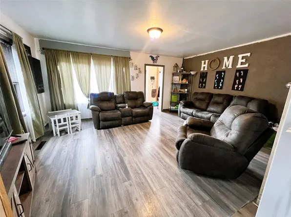 30 3rd Ave SW, Cut Bank, MT 59427
