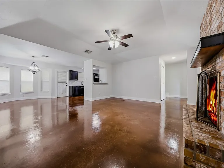 3029 Twin Creek Dr — Photo 5