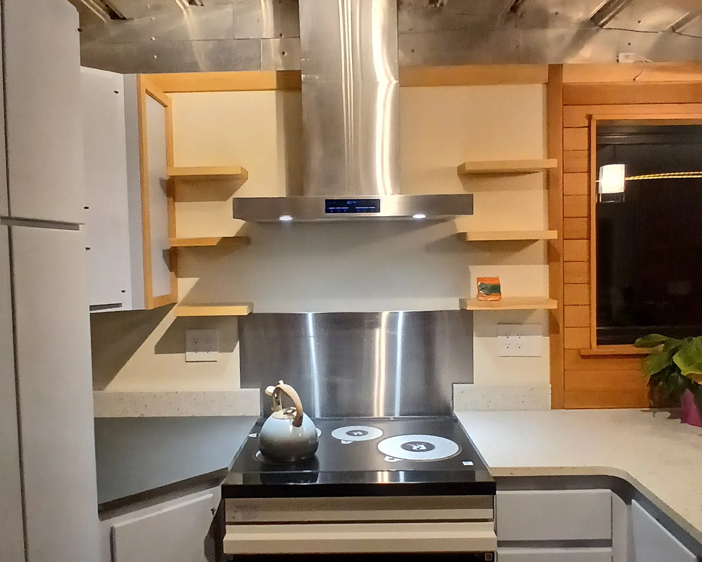 2 bed, 700 sqft, $1,800 — Photo 4