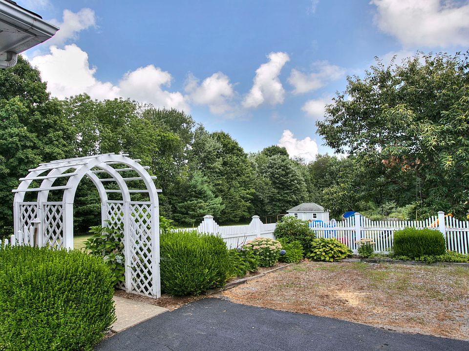 318 Cutlers Farm Rd, Monroe, CT 06468 Zillow