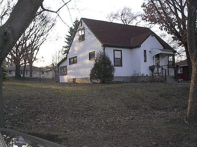 Cute 3 Bedroom, plus Office, stucco 1.5 Story  home in a great location