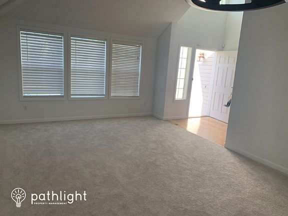 3rd image of 4702 NE 39th St
