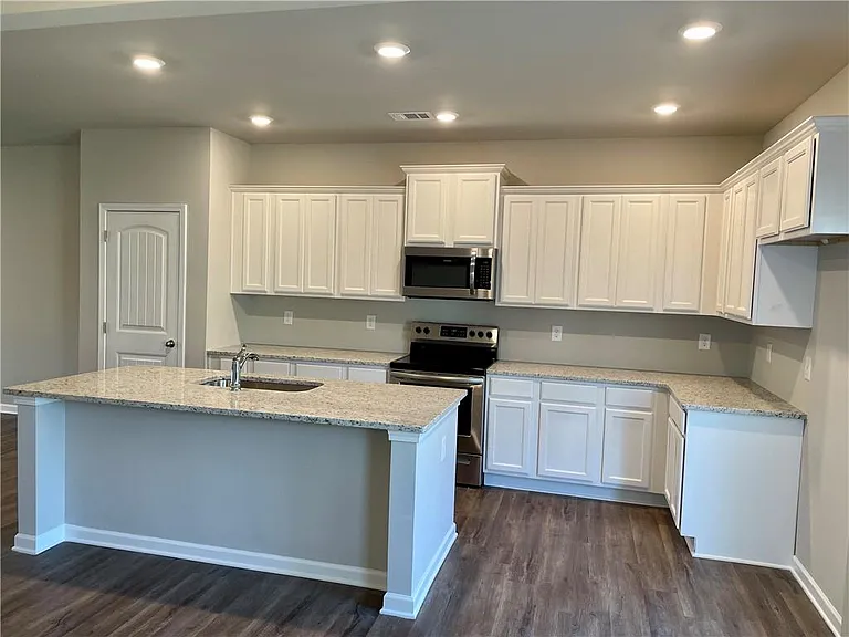 511 Ruths Dr — Photo 4