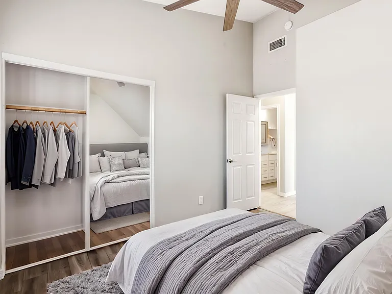 1274 E Lake Dr — Photo 32