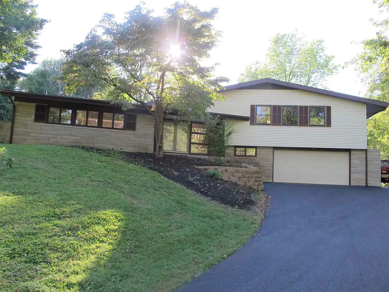 3694 S Leonard Springs Rd photo 1