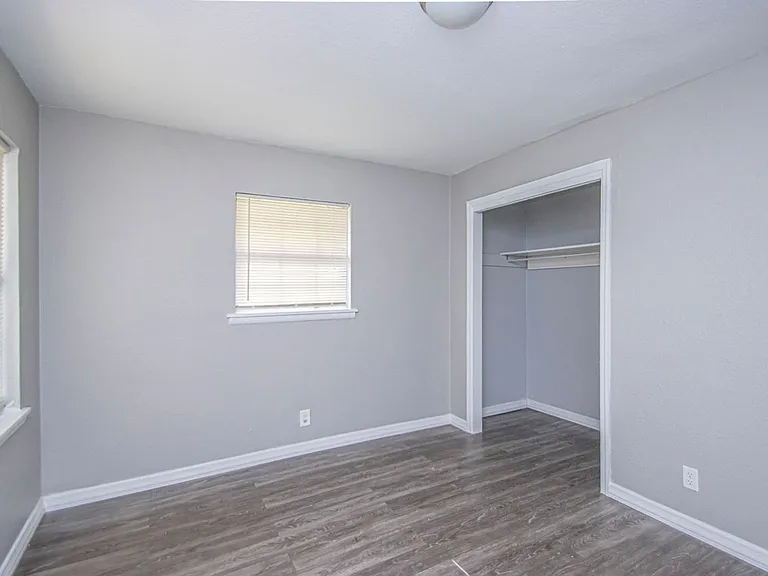 4900 Trinity Dr — Photo 10