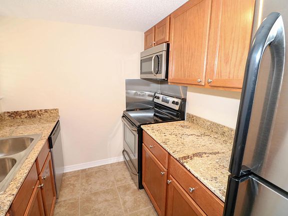 4th image of 1 Golfing Green Dr APT 1502