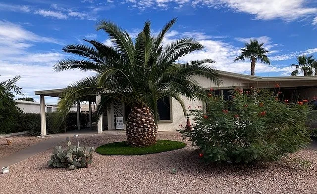 2 bed, 1300 sqft, $1,900 — Photo 2