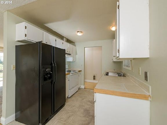 5th image of 5805 NE 52nd Pl