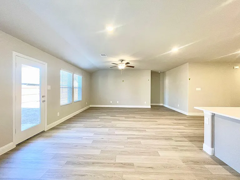 1203 Mahogany Dr — Photo 10