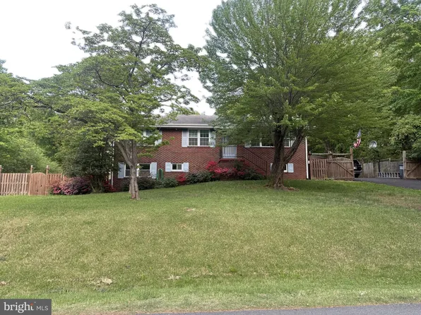 7817 Howard St, Manassas, VA 20111