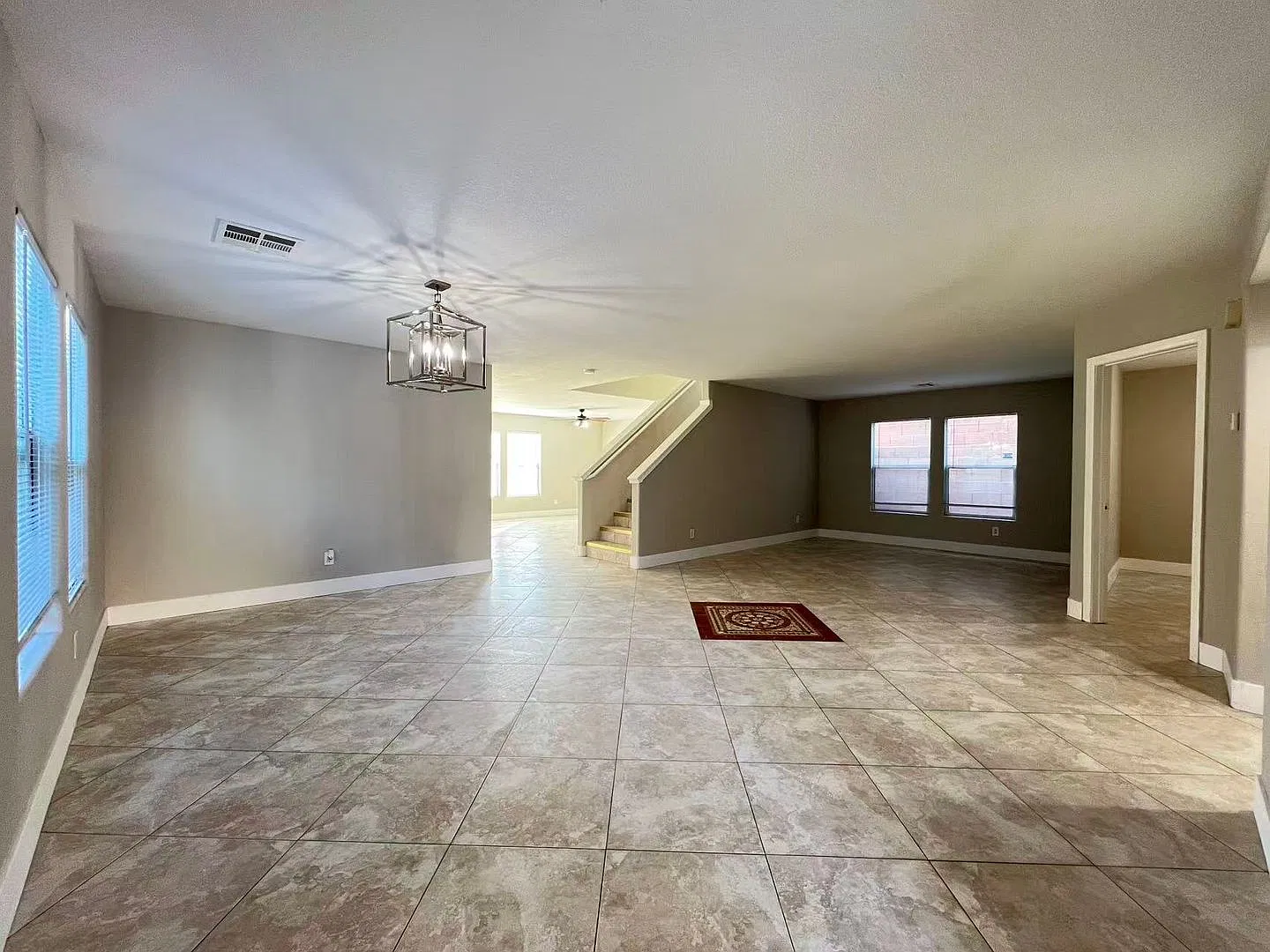 Come check out this beautiful 2,544 sqft 5 bed 3 bath home with an open floorplan! — Photo 4