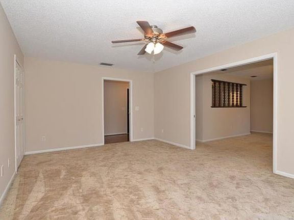 3rd image of 1436 Saxon Blvd