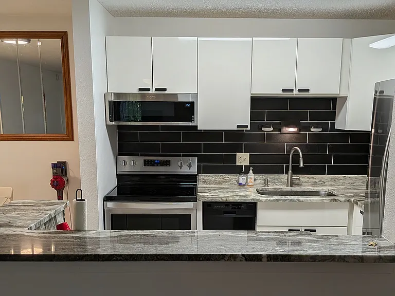 6004 Laketree Ln #G — Photo 3