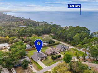 1911 Ladybird Ln, Gulf Breeze, FL 32563