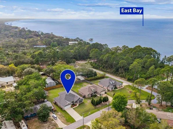 1911 Ladybird Ln, Gulf Breeze, FL 32563