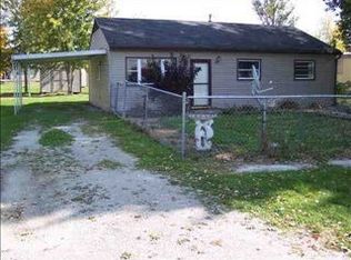 506 N Broadway St, Mentone, IN