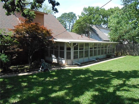 3rd image of 1907 Kerry Dr
