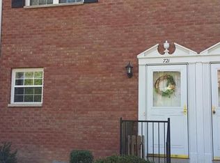 721 Castlegate Rd, South Charleston, WV 25303