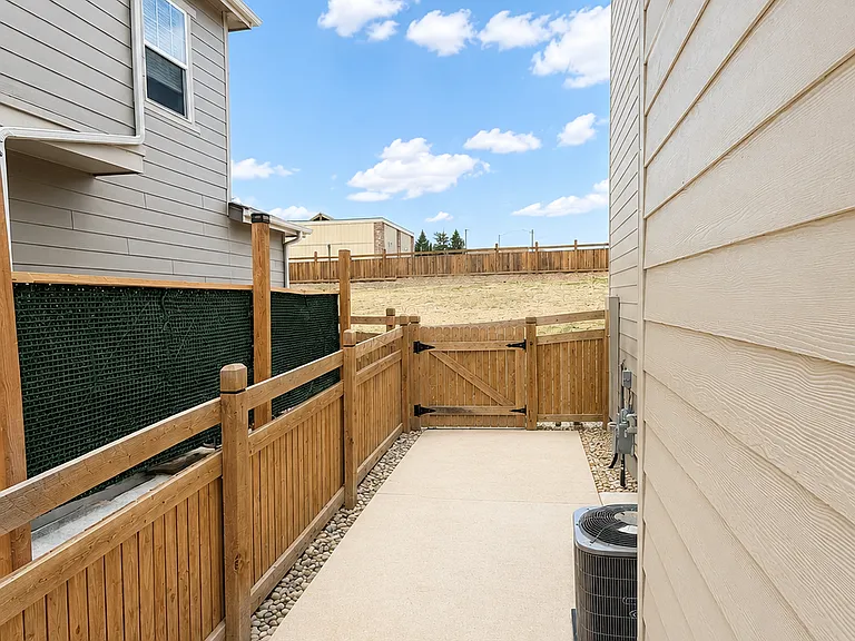21892 E Quincy Cir — Photo 24